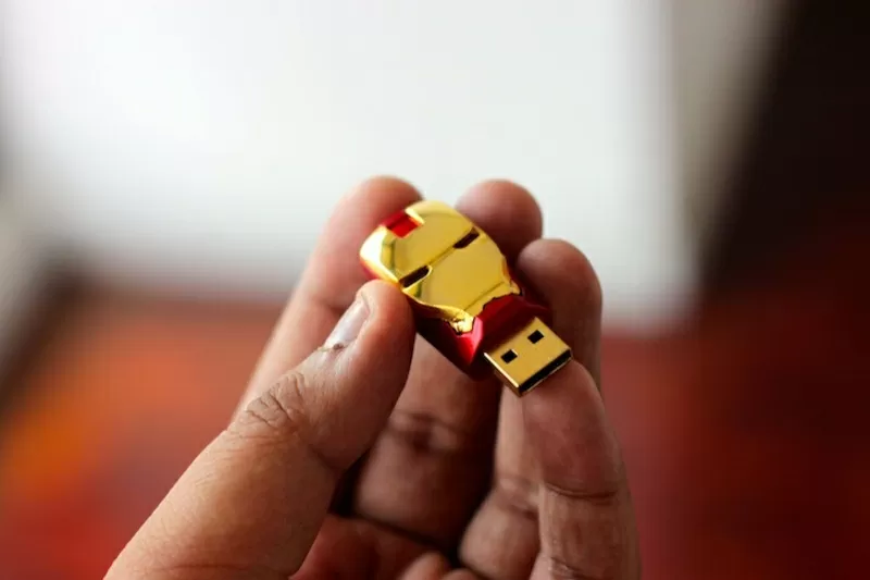Iron Man USB Flash 4 GB 2