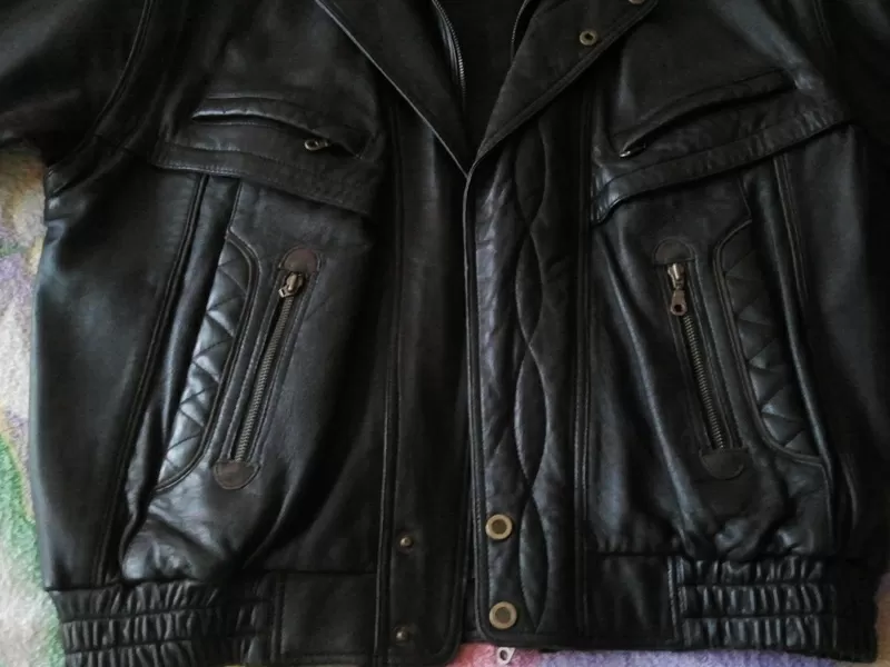 Продам коженную куртку итальянской фирмы MORENA 2