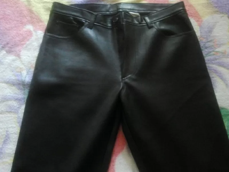 Продам мужские брюки из кожи чёрного цвета