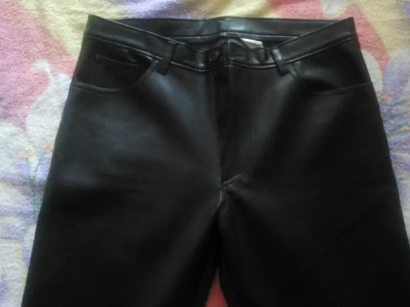 Продам мужские брюки из кожи чёрного цвета 3